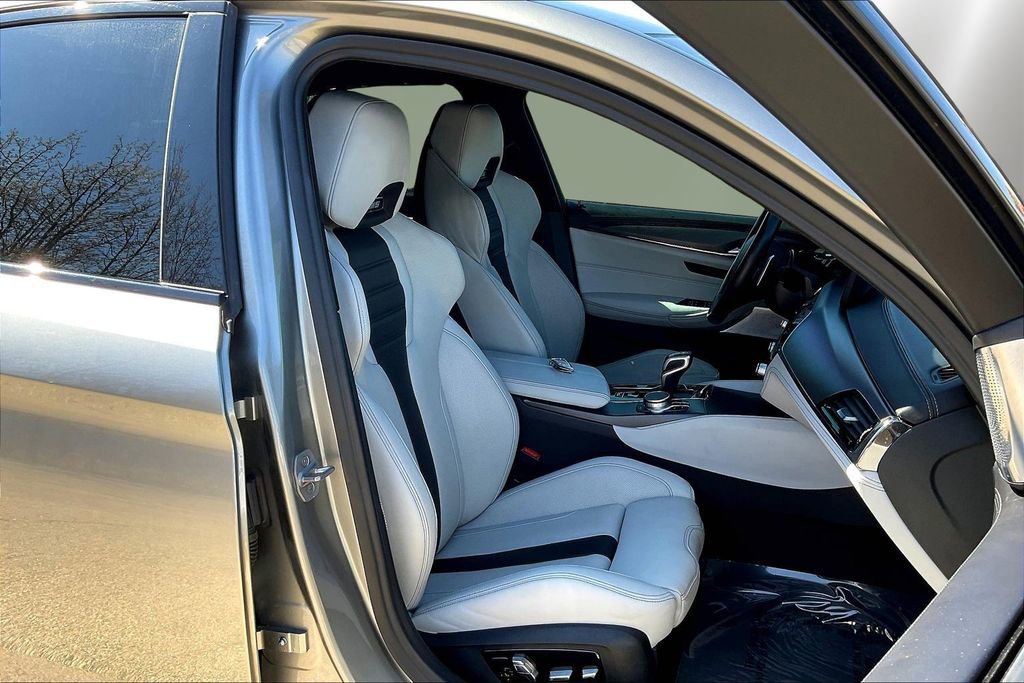 Used 2022 BMW M5 w/ Executive Package image 29
