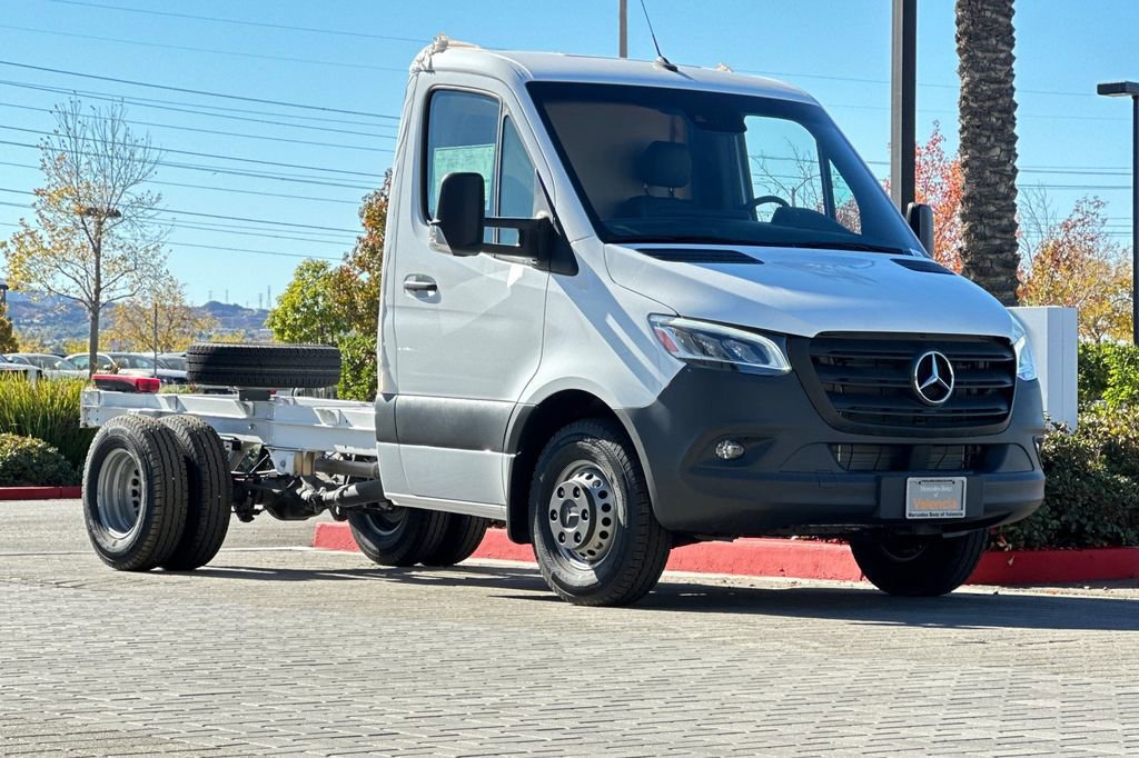 Used 2024 Mercedes-Benz Sprinter 4500 image 9