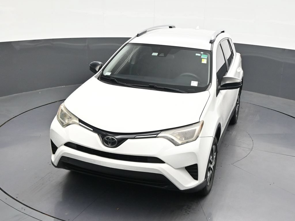 Used 2018 Toyota RAV4 LE FWD image 22