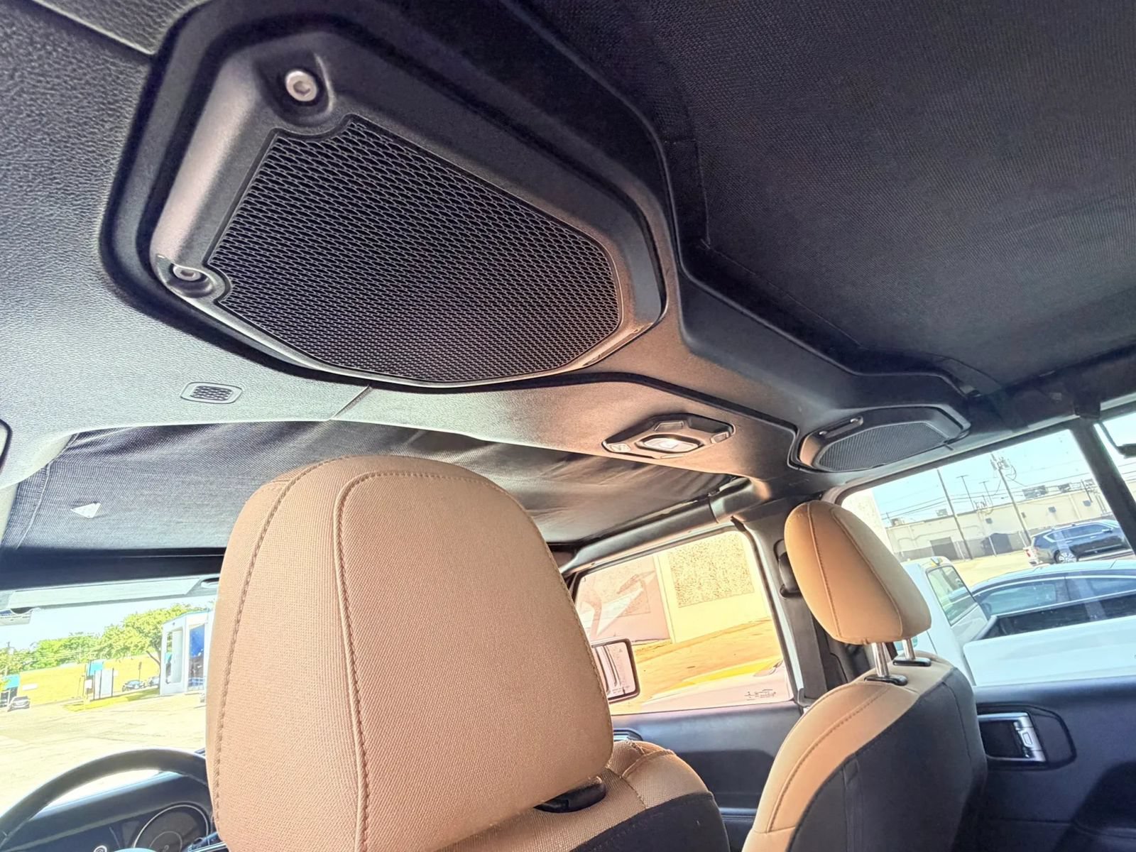 Used 2018 Jeep Wrangler Unlimited Sahara AWD/4WD image 20