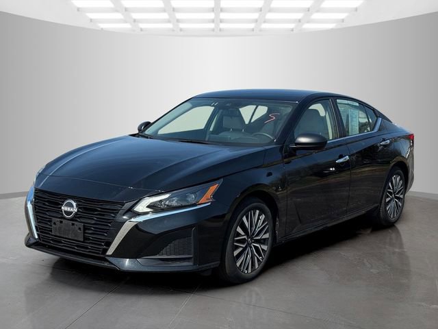Used 2025 Nissan Altima 2.5 SV FWD image 3