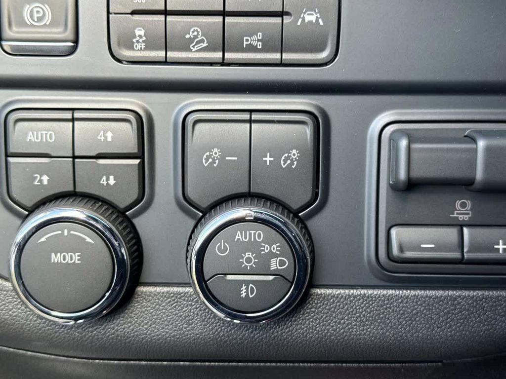 New 2026 Chevrolet Tahoe Premier AWD/4WD image 32