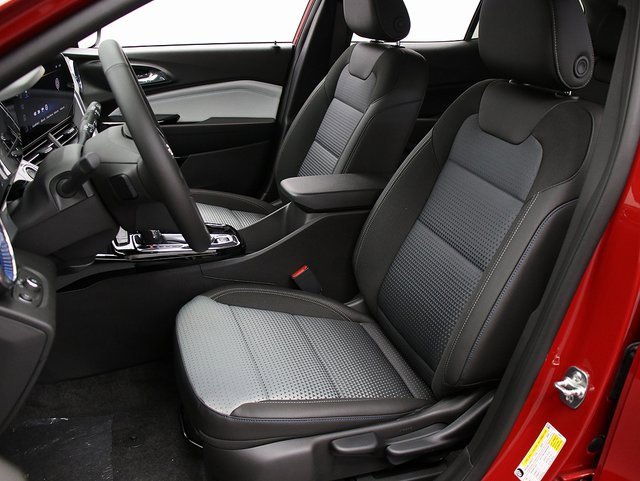 New 2026 Chevrolet Trax LT w/ Driver Confidence Package image 9