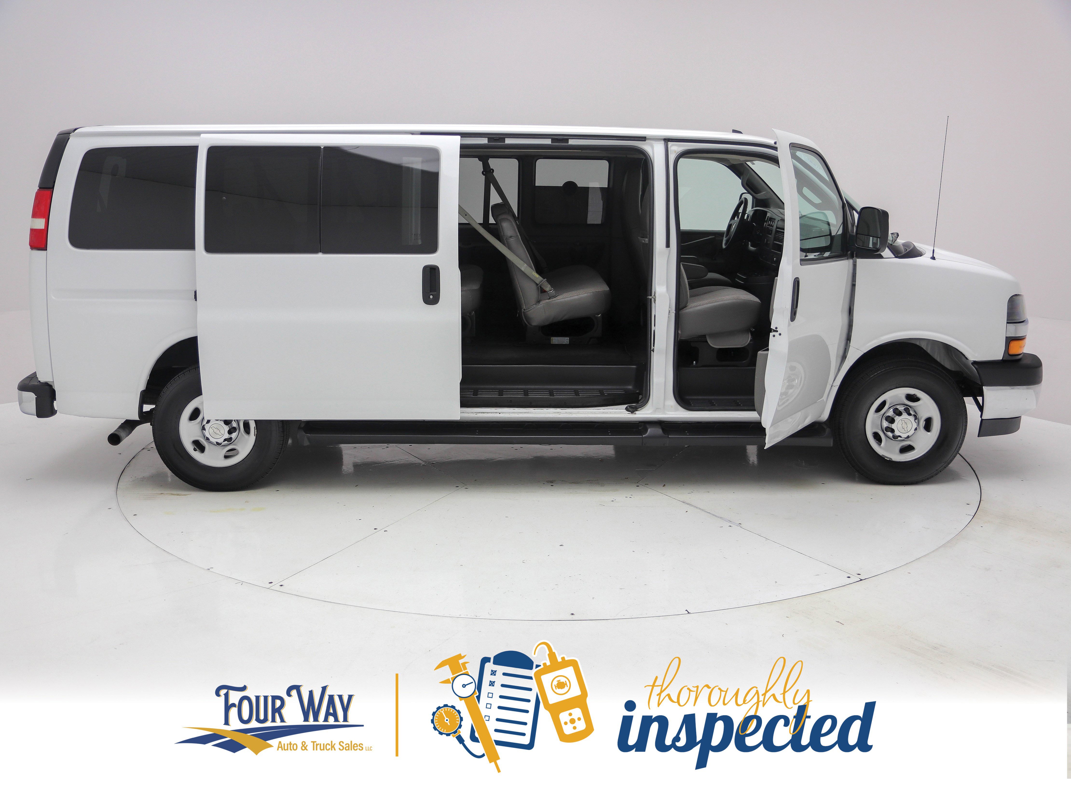 Used 2019 Chevrolet Express 3500 LT w/ LT Preferred Equipment Group RWD image 3