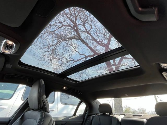 Used 2019 Volvo S60 T6 R-Design image 20