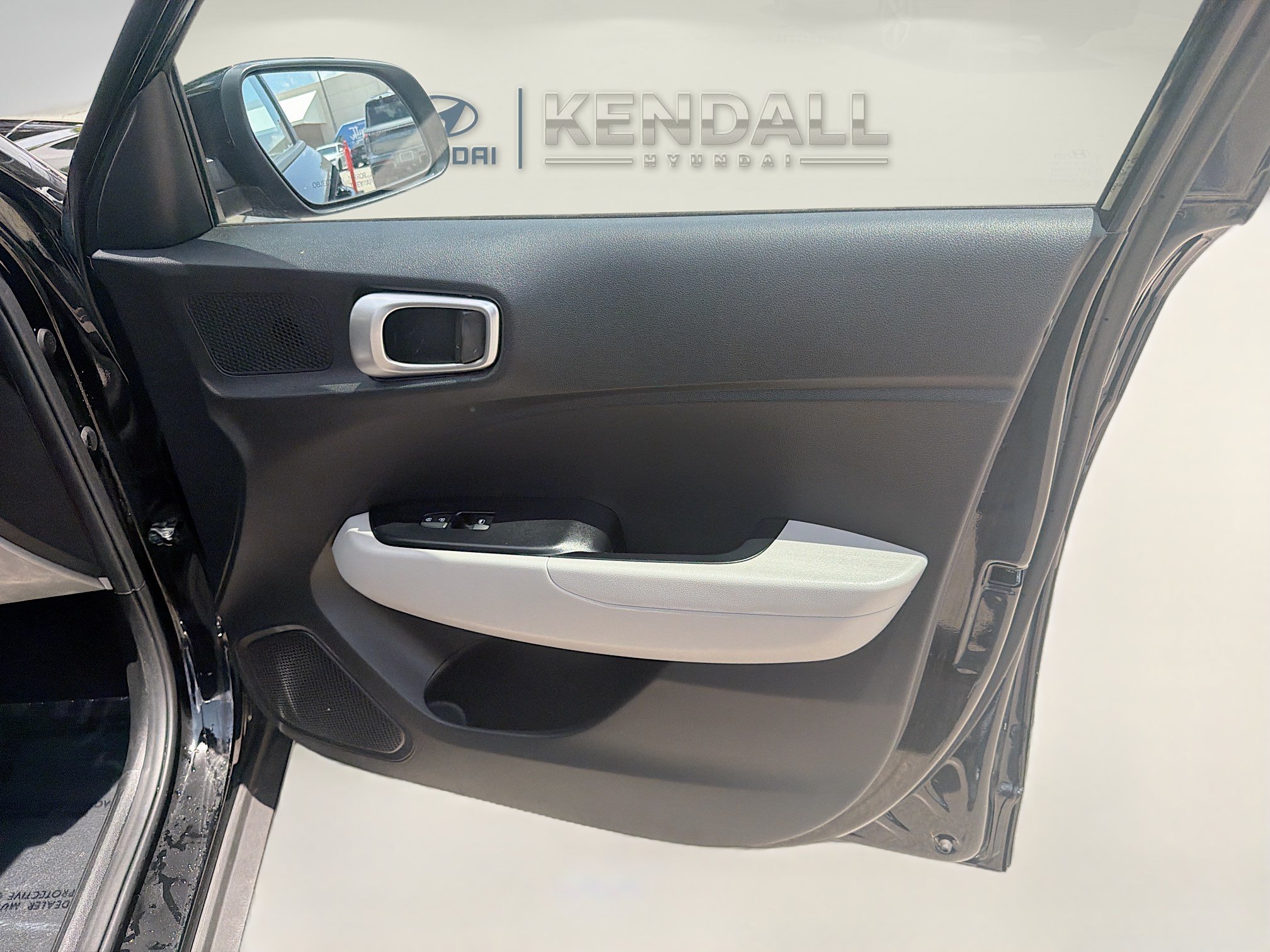 Used 2024 Hyundai Venue SEL FWD image 30