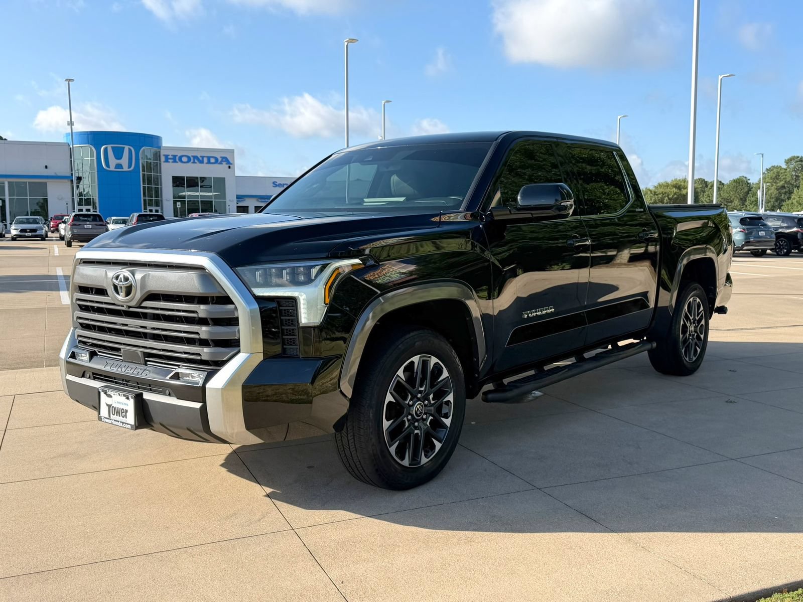 Used 2024 Toyota Tundra Limited AWD/4WD image 3