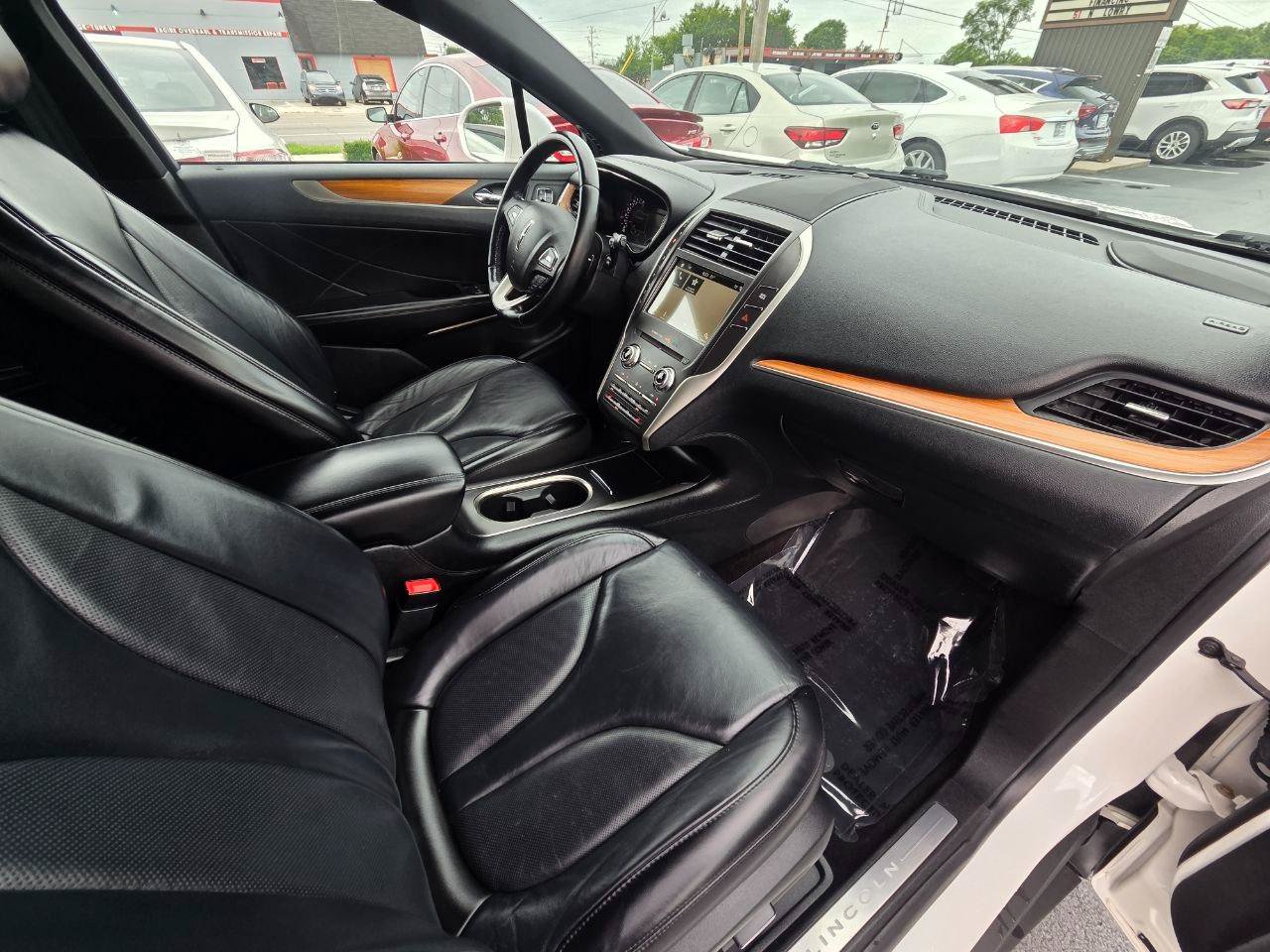Used 2018 Lincoln MKC Select w/ Select Plus Package AWD/4WD image 19