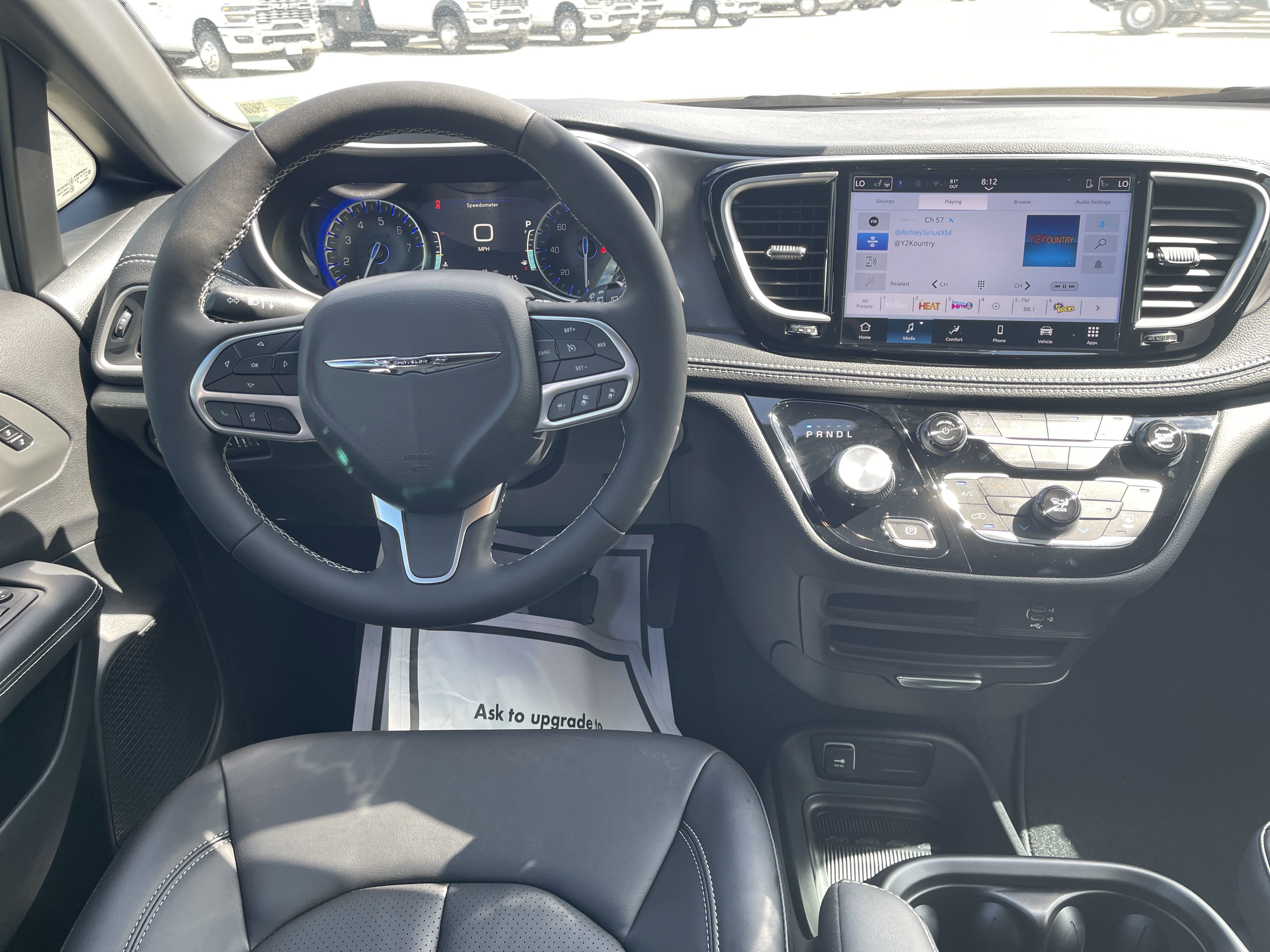 New 2026 Chrysler Pacifica Select FWD image 15