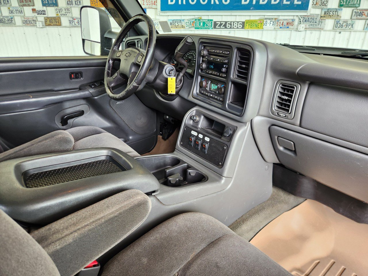 Used 2006 Chevrolet Silverado 2500 LT w/ Onstar Plus Package AWD/4WD image 2