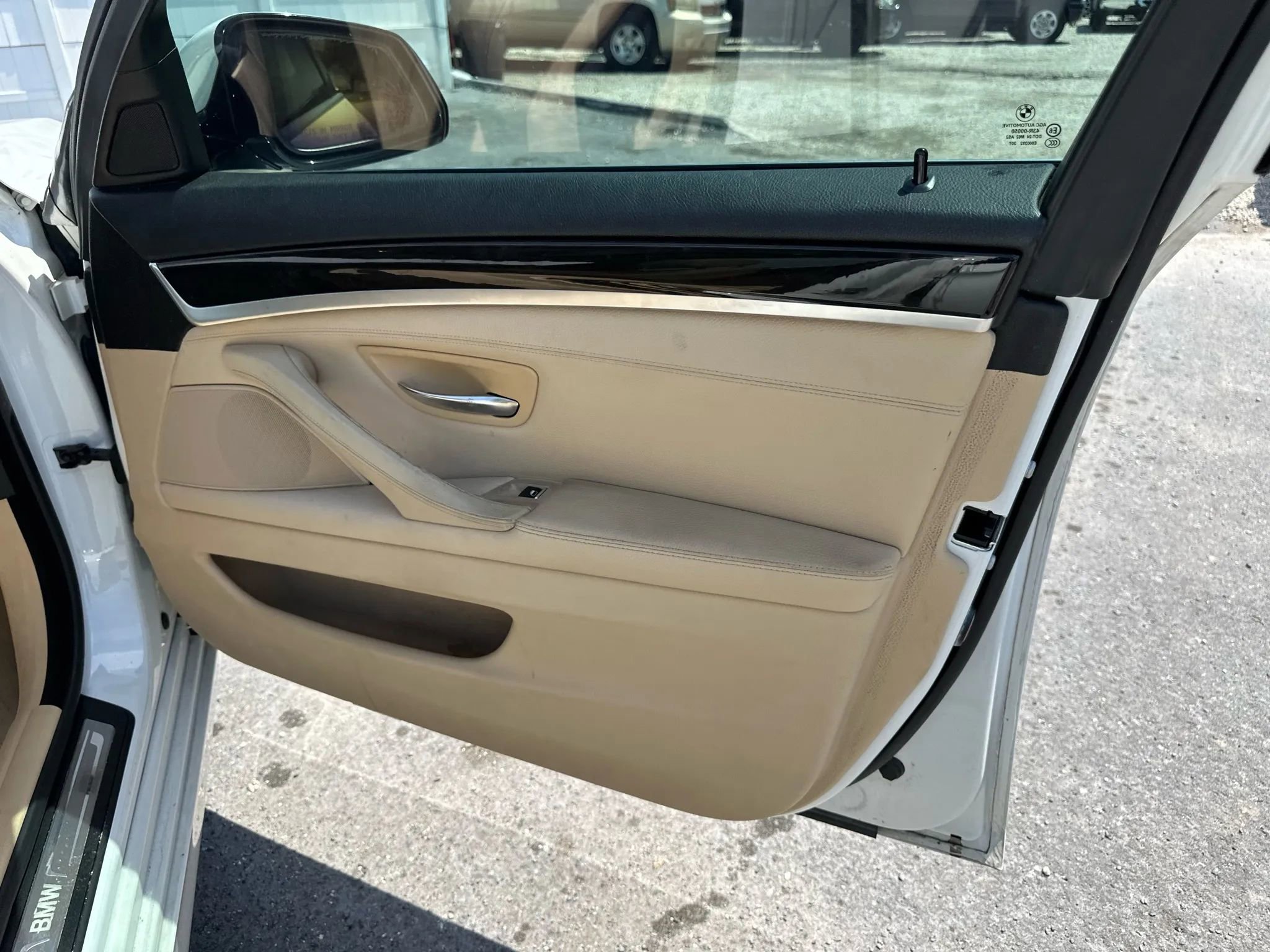 Used 2014 BMW 528i xDrive Sedan AWD/4WD image 18