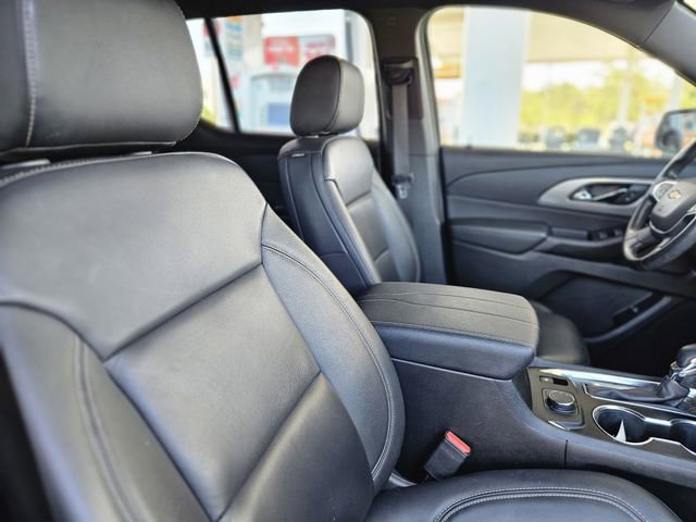 Used 2023 Chevrolet Traverse LT image 14