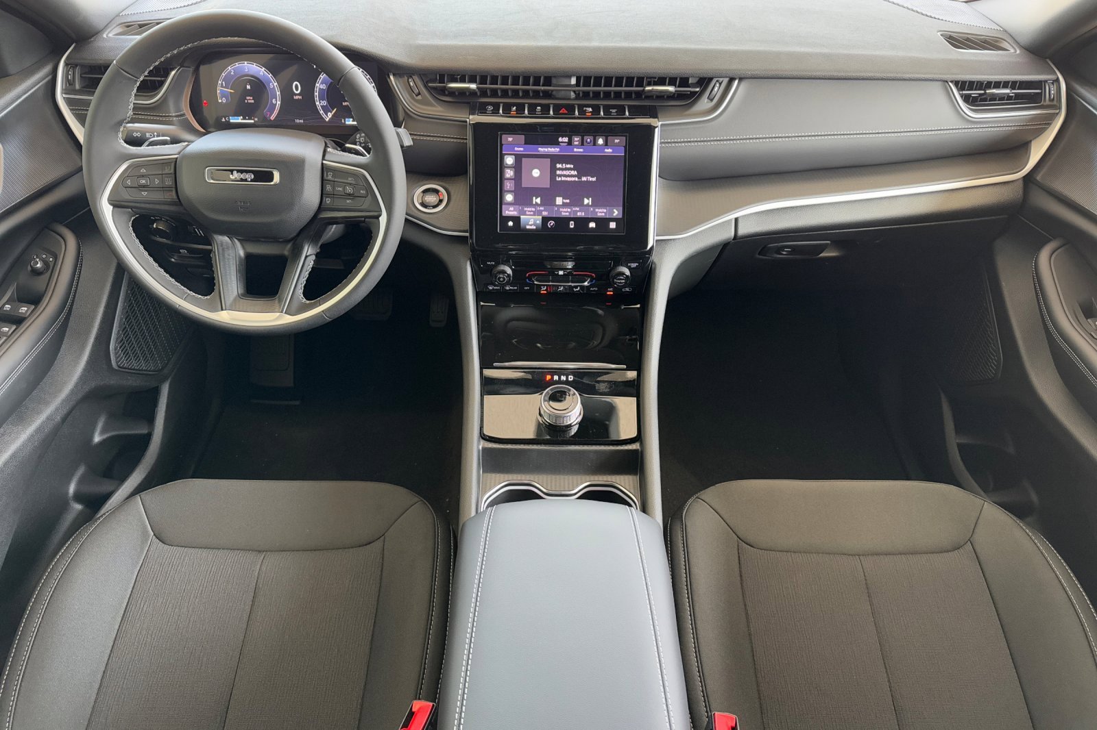 New 2025 Jeep Grand Cherokee L Laredo image 10