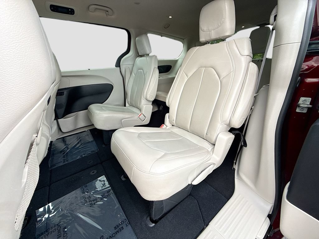 Used 2021 Chrysler Pacifica Touring-L w/ Premium & Safety Sphere Group FWD image 21