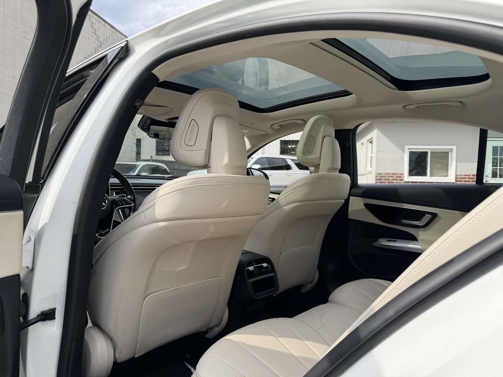 Used 2025 Mercedes-Benz E 350 4MATIC Sedan w/ Winter Package image 21