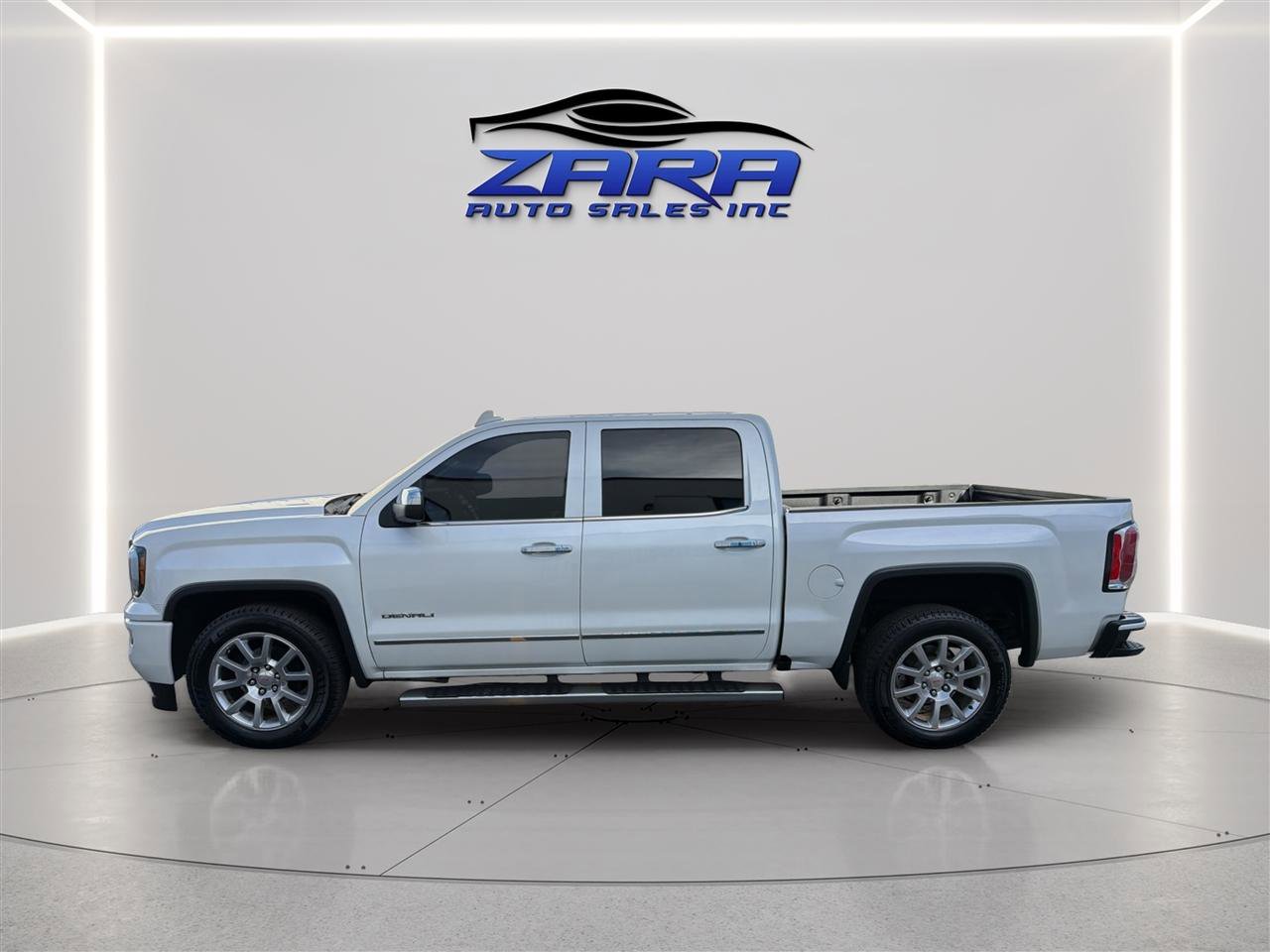 Used 2016 GMC Sierra 1500 Denali w/ Enhanced Driver Alert Package image 4