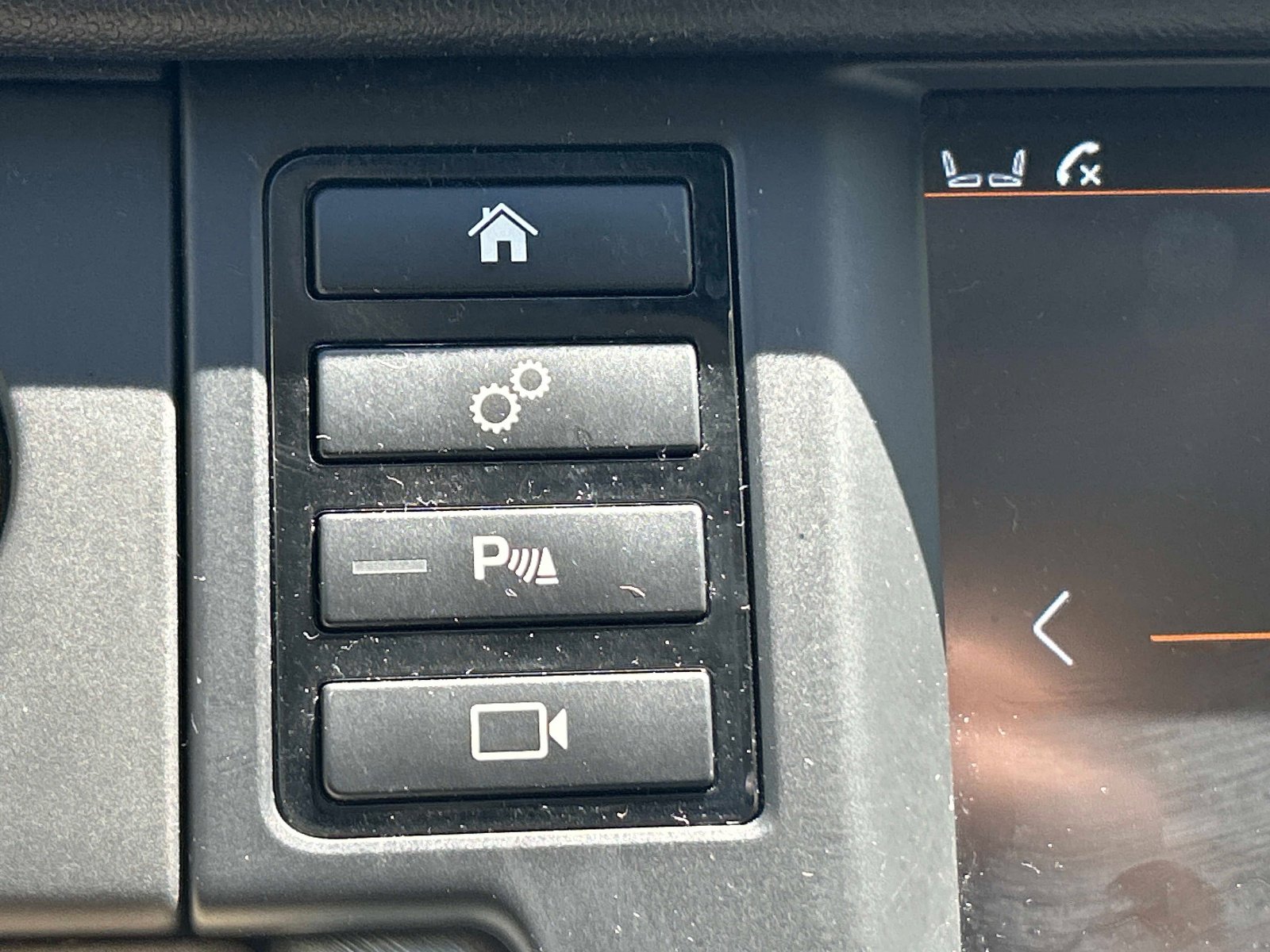 Used 2017 Land Rover Discovery Sport HSE AWD/4WD image 33