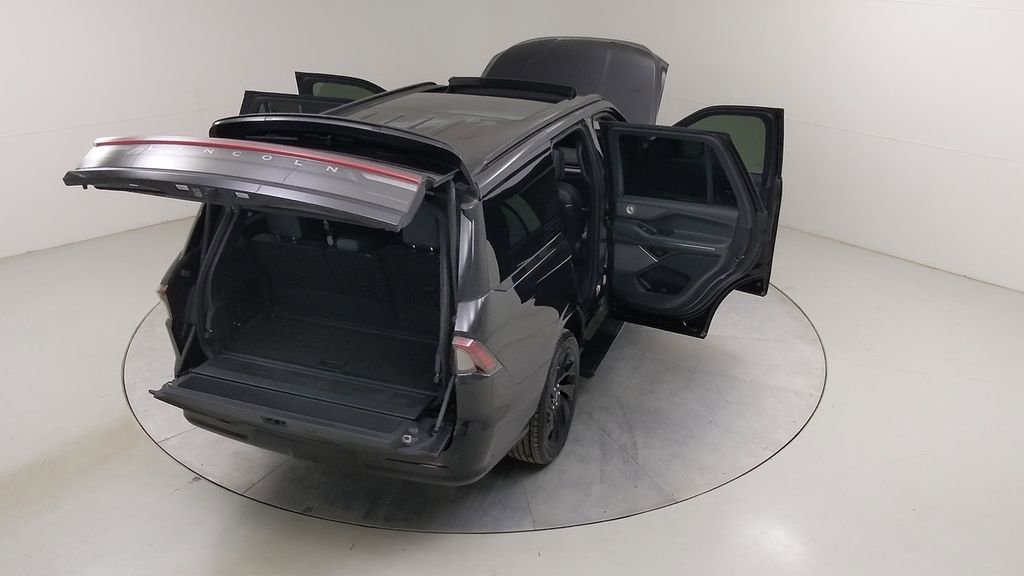 Used 2025 Lincoln Navigator Reserve w/ Jet Appearance Package image 56