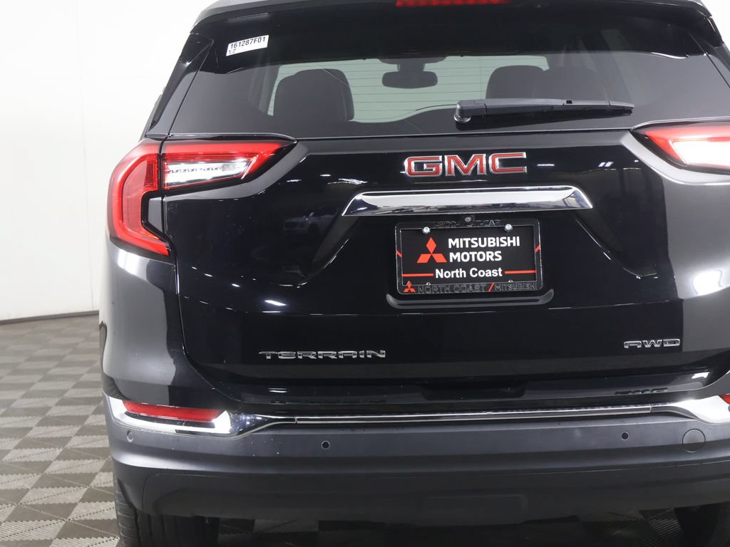 Used 2023 GMC Terrain SLT w/ Infotainment Package II AWD/4WD image 15