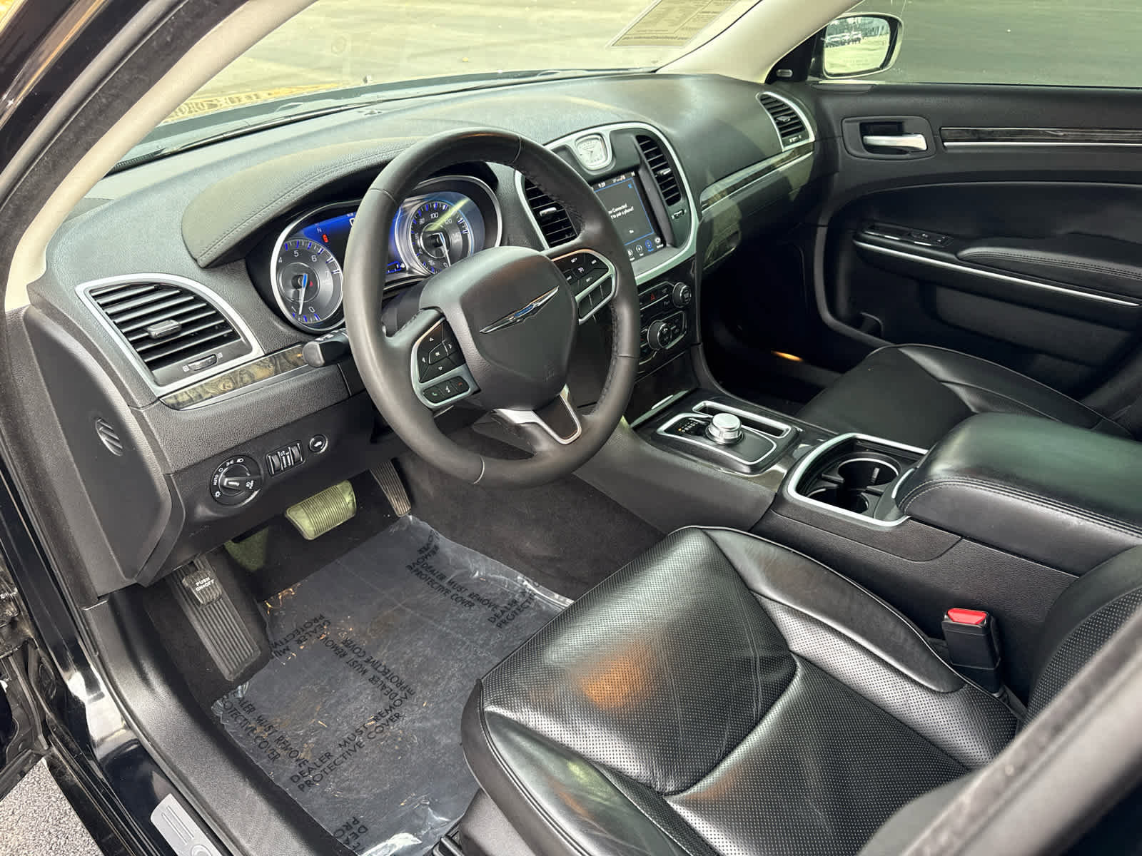 Used 2023 Chrysler 300 Touring L w/ Popular Equipment Group image 13