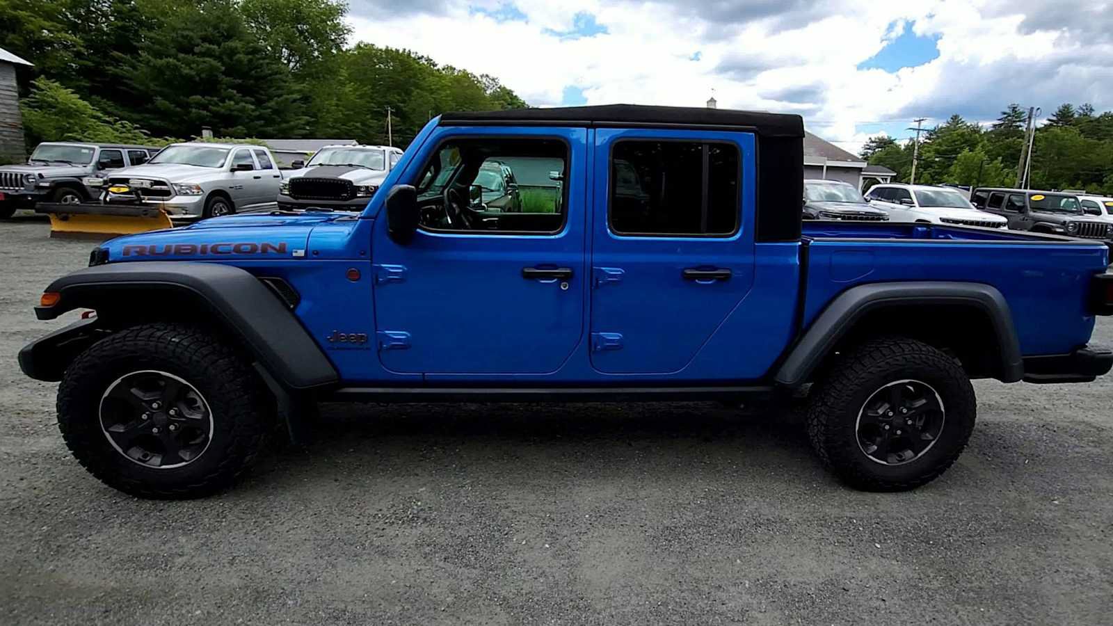 Used 2023 Jeep Gladiator Rubicon w/ Cold Weather Group AWD/4WD image 5