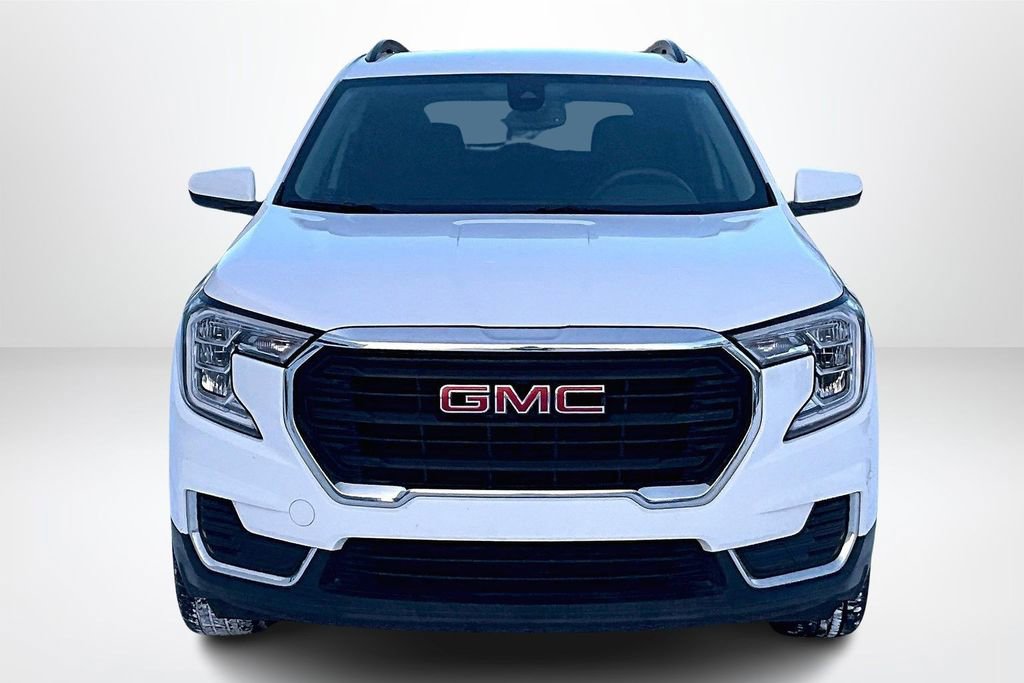 Used 2023 GMC Terrain SLE w/ Driver Convenience Package image 2