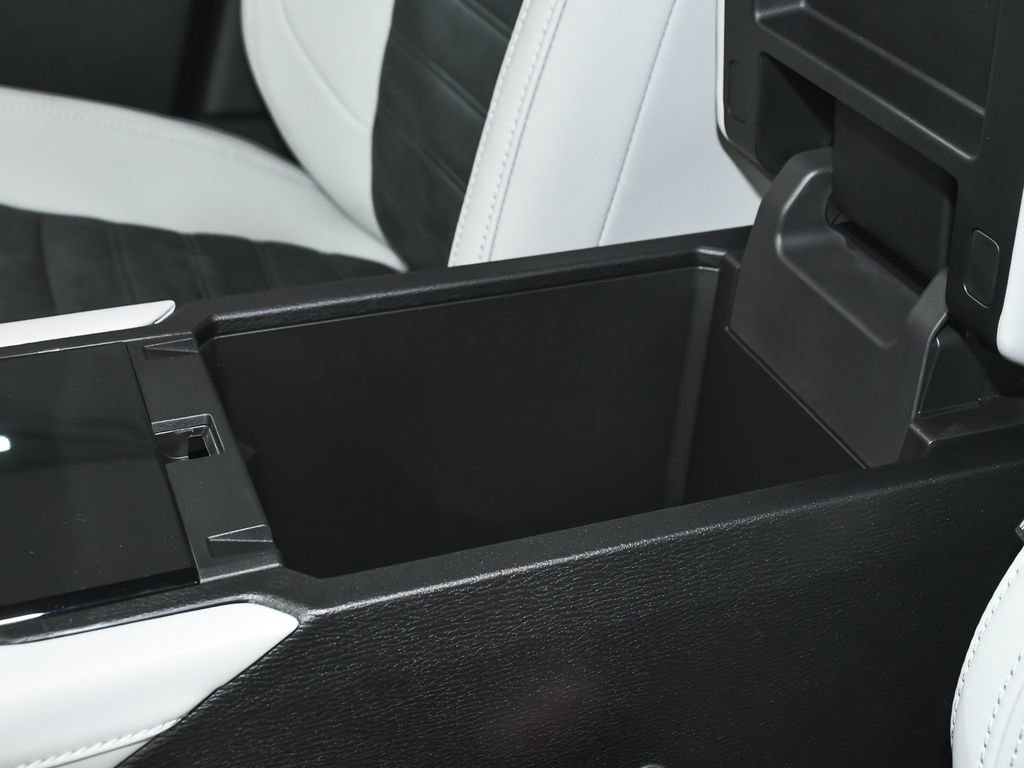 Used 2025 Mitsubishi Outlander SE image 42