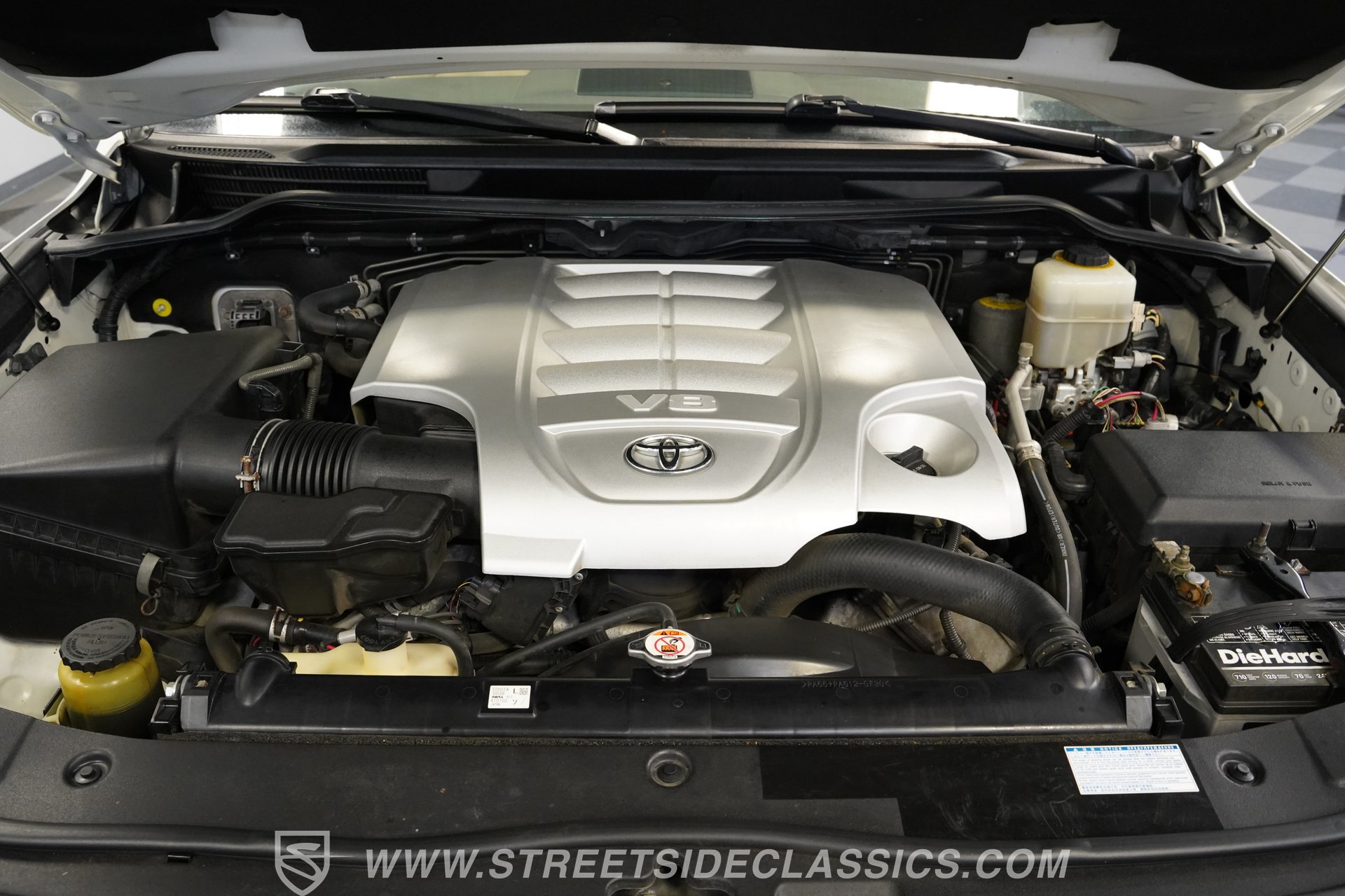 Used 2013 Toyota Land Cruiser AWD/4WD image 3
