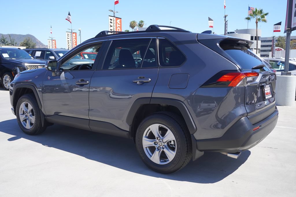 Used 2025 Toyota RAV4 XLE w/ Convenience Package FWD image 5