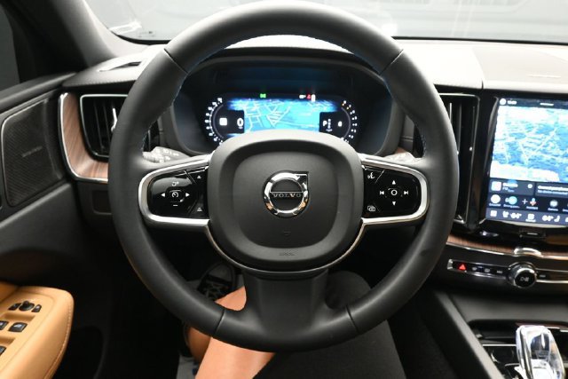 Used 2023 Volvo XC60 B6 Ultimate w/ Climate Package AWD/4WD image 24