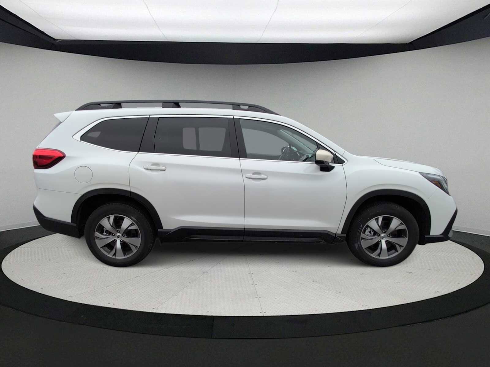 Used 2025 Subaru Ascent Premium image 9