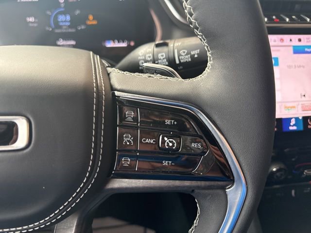 Used 2023 Jeep Grand Cherokee Overland w/ Luxury Tech Group IV image 18