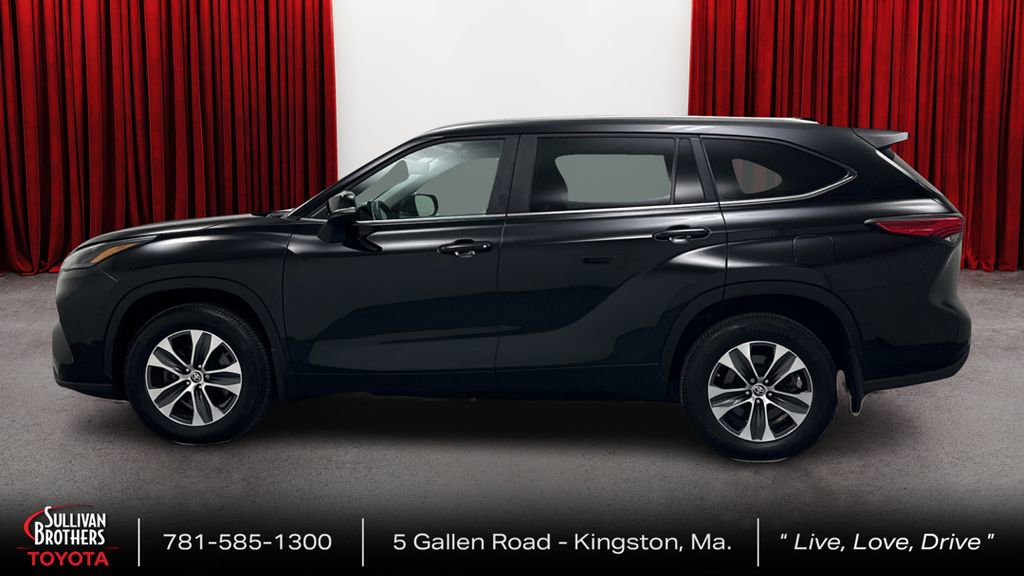 Certified 2023 Toyota Highlander XLE AWD/4WD image 8