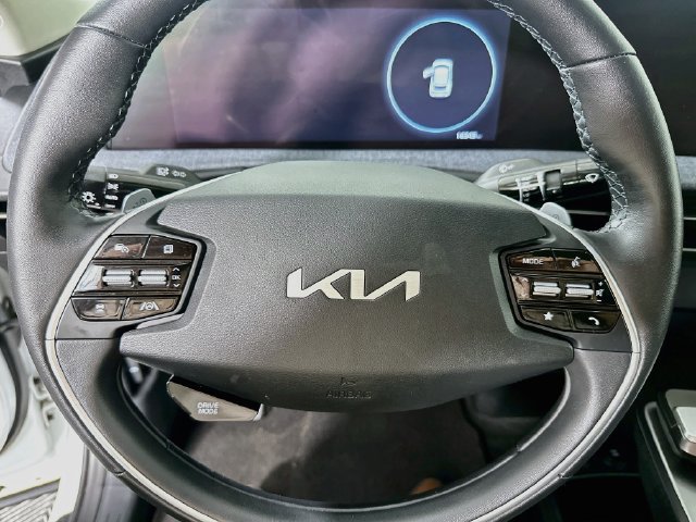 Used 2024 Kia EV6 Light AWD/4WD image 21