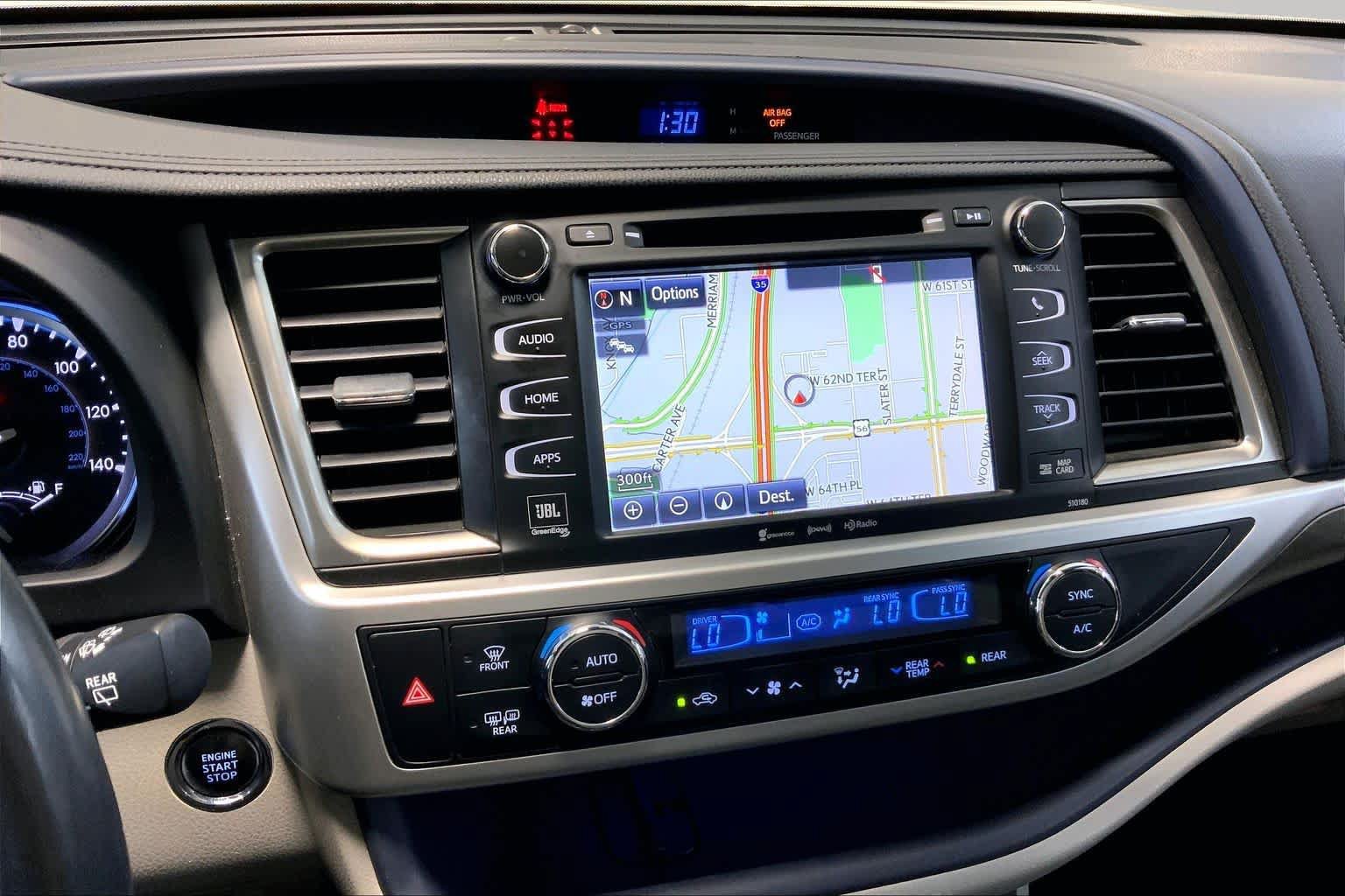 Used 2017 Toyota Highlander Limited Platinum AWD/4WD image 6