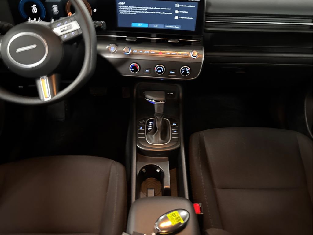 Used 2024 Hyundai Kona SE image 19