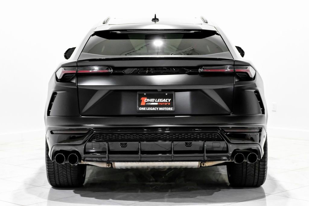 Used 2021 Lamborghini Urus AWD/4WD image 10