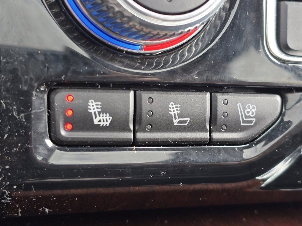 Used 2023 GMC Yukon XL Denali Ultimate image 5