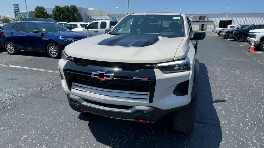 New 2026 Chevrolet Colorado ZR2 w/ Technology Package AWD/4WD image 5