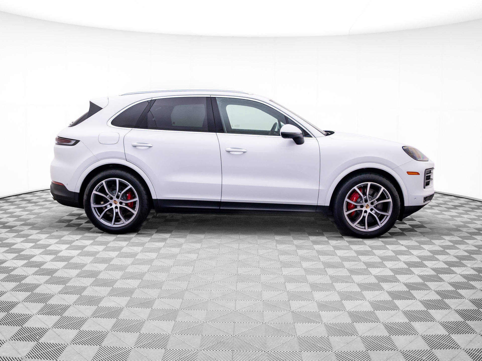 Certified 2025 Porsche Cayenne S AWD/4WD image 7