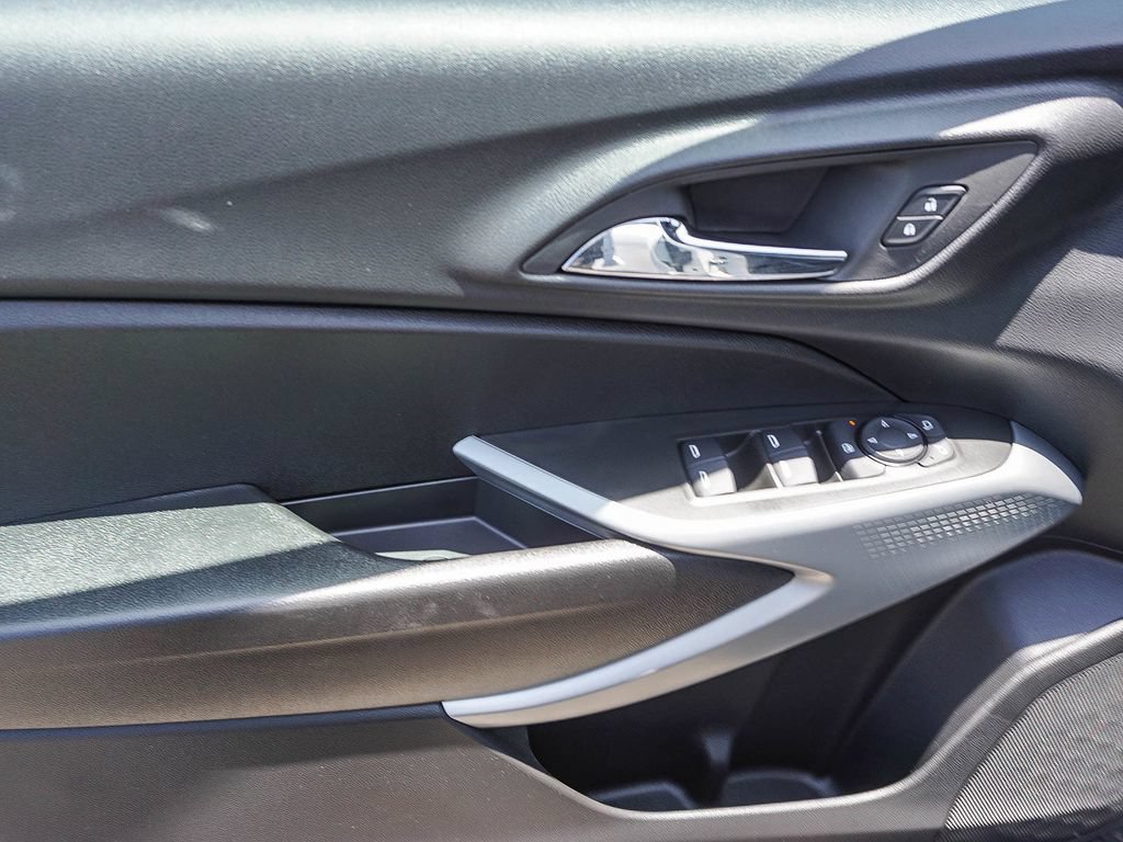 New 2026 Chevrolet Trax RS FWD image 18