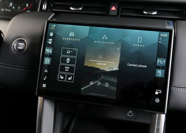 Used 2025 Land Rover Discovery Sport Dynamic SE image 14