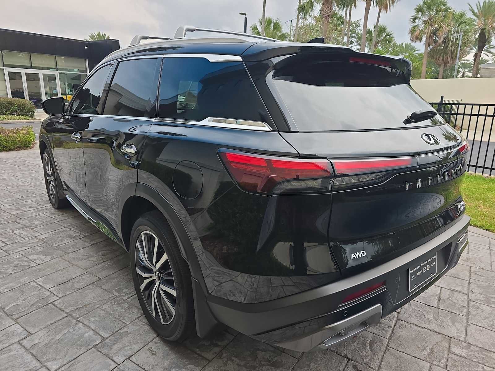 Certified 2025 INFINITI QX60 Sensory w/ Vision Package AWD/4WD image 9