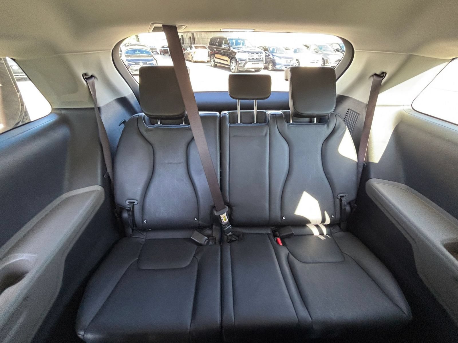 Used 2026 Kia Carnival FWD image 31