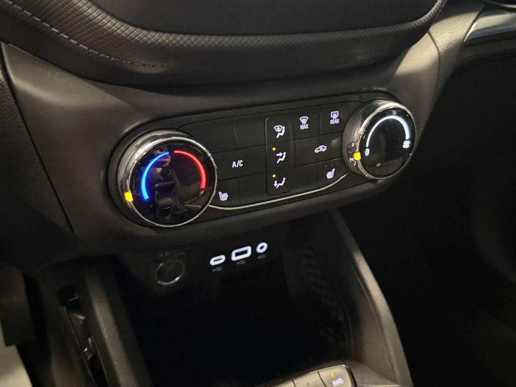 Used 2023 Chevrolet TrailBlazer LT AWD/4WD image 15