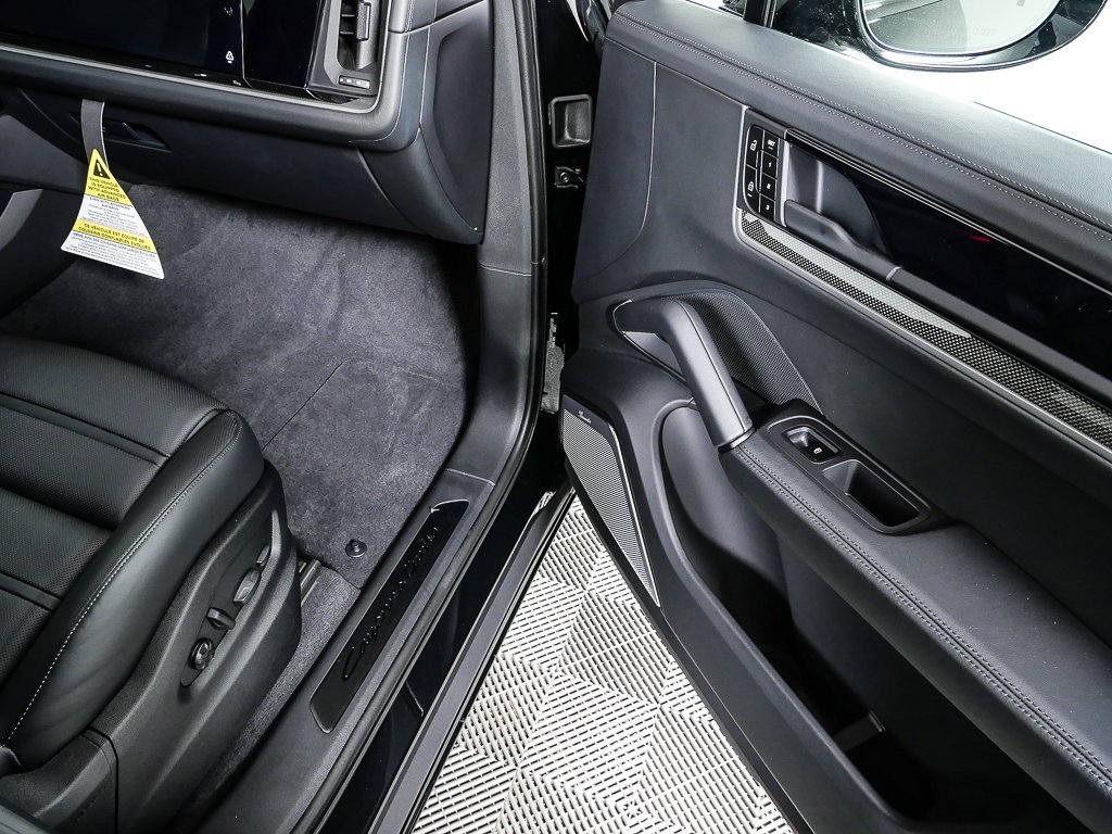 New 2026 Porsche Cayenne Turbo image 26