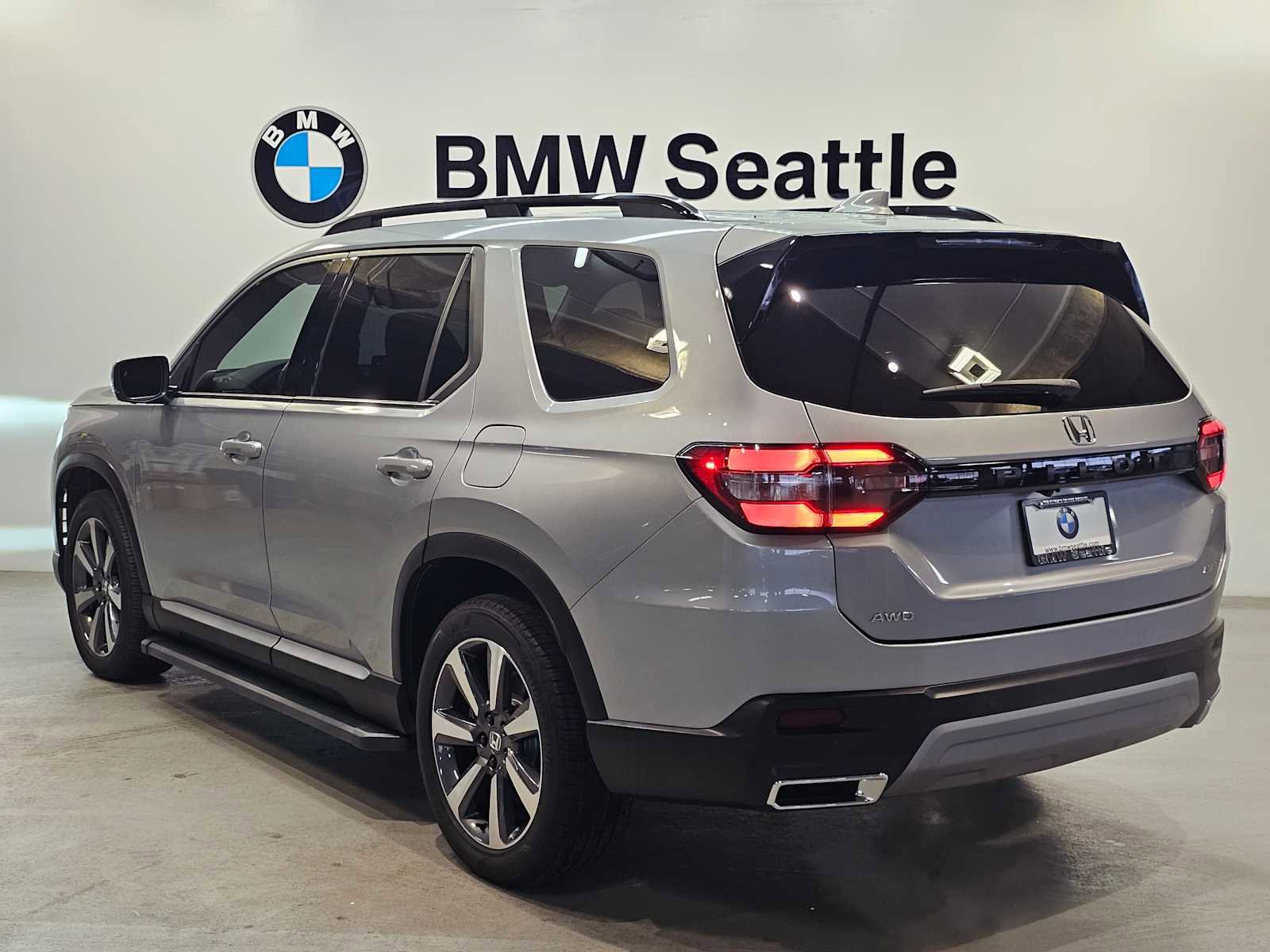 Used 2023 Honda Pilot Elite image 4