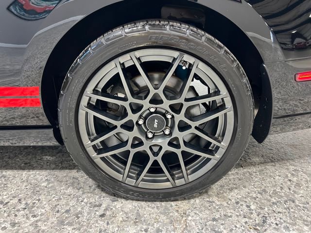 Used 2013 Ford Mustang Shelby GT500 RWD image 34