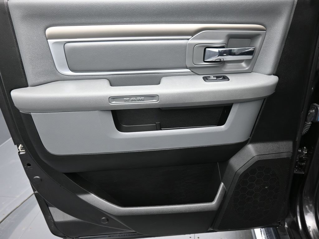 Used 2018 RAM 2500 Big Horn image 11