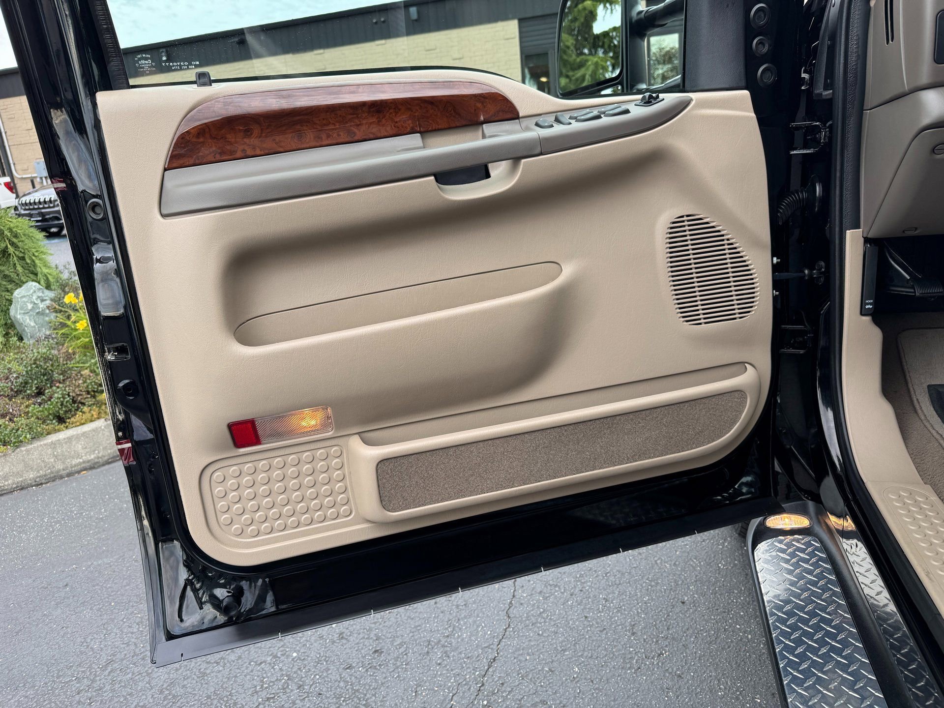 Used 2001 Ford F350 Lariat image 85